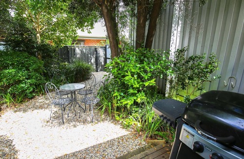 Bright Villa | ALLAMBIE COTTAGES - VILLA 2: Bright