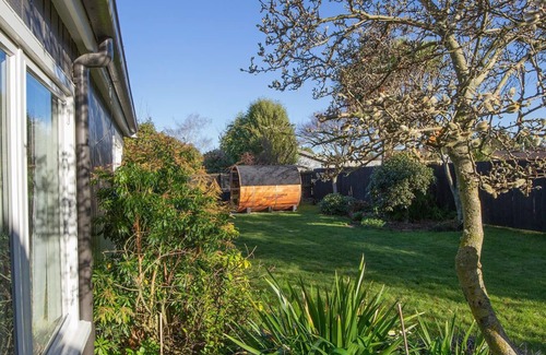 Methven Apartment | Allen Street - Studio & Optional Private Sauna