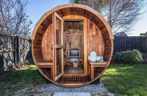 Methven Apartment | Allen Street - Studio & Optional Private Sauna