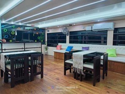 Nedumudy Boat Rental | Alleppey house boat Swan cruise