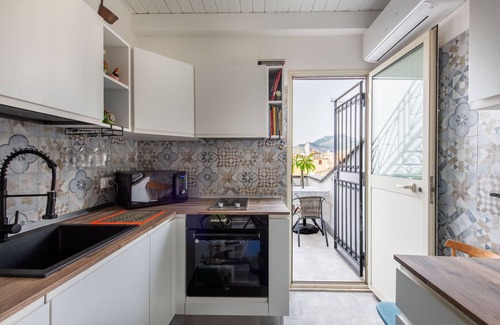 Kalsa Apartment | Alloro House with Terrace by Wonderful Italy