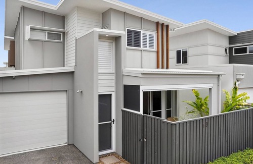 Coolum Beach House | Allura Breeze in Coolum Beach