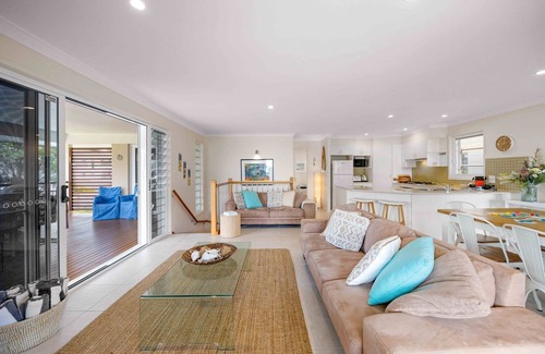 Bonny Hills House | Allure by the Sea - beachfront luxury home