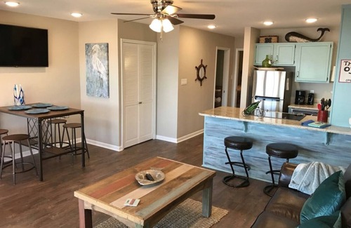 Hot Springs Condo | Alluring Lakefront Retreat! Check out Reviews & see why our guests always return