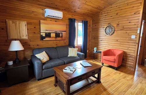 Sandringham Cabin | Ally's Cottage at Sandringham