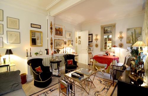 Chaillot Apartment | Alma-Eiffel Tower