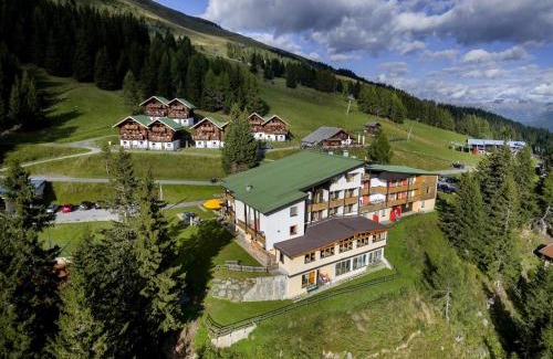 Zettersfeld Ski Resort Apartment | Almdorf Hochlienz, Apartment Alm 30