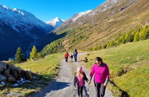 Soelden Ski Chalet | Almhütte Chrisanten Thaya Sölden