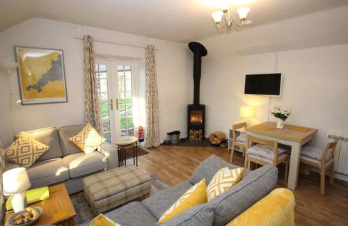 St Teath House | Almond Tree Cottage
