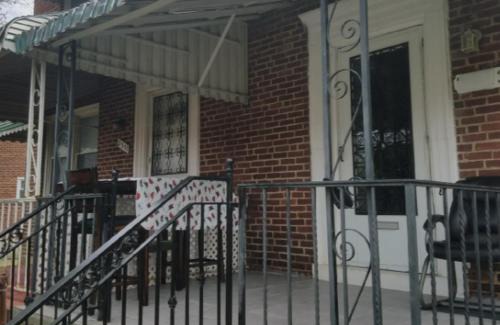 Greenspring House | Almost Downtown, Fully Furnished Move-in Ready Rooms, Near Sinai Hospital, Train access to John Hopkins and other Hospital, Everything include
