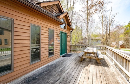 Northface House | Almost Heaven - 72 Brookside RoadnnAlmost Heaven - Hot Tub, Fireplace, Handicap Accessible, Pet Friendly