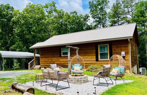 Murphy Villa | Almost Heaven Mountain Cabin