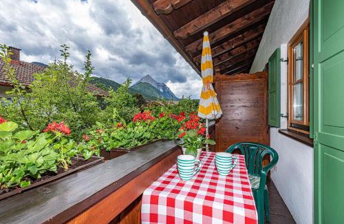 Mittenwald Apartment | Almroeserl