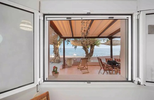 Myrtos House | Almyriki Beach House