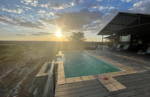 Otjiwarongo Cabin | Aloegrove Safari Lodge
