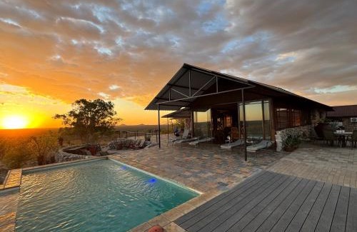 Otjiwarongo Cabin | Aloegrove Safari Lodge