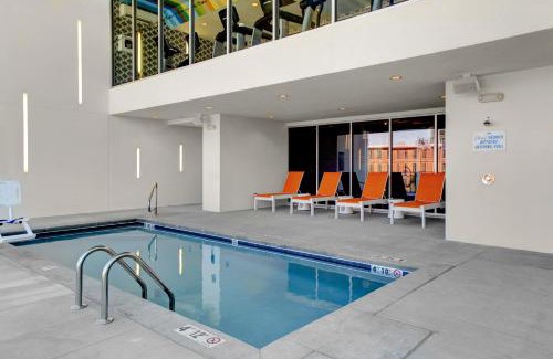 Downtown Hotel | Aloft Durham Downtown