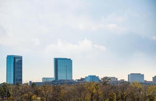 Conroe Hotel | Aloft Houston Shenandoah - The Woodlands