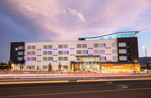 Reno Hotel | Aloft Reno Tahoe International Airport