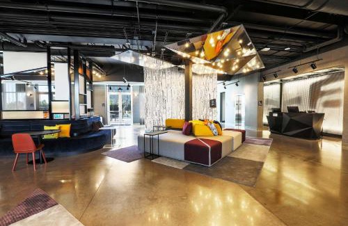 Reno Hotel | Aloft Reno Tahoe International Airport