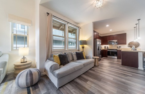 Makaha Valley House | Aloha Breeze by AvantStay | Amazing Ocean Views, Game Room, Modern Design