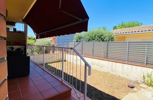 Cassa de la Selva House | Alojamiento con Jardín Privado