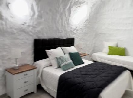 Cuevas del Campo House | Alojamientos Cuevas Pinomojon