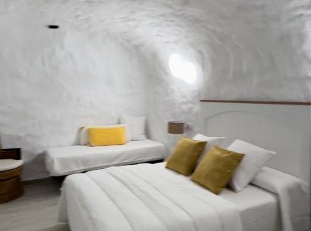 Cuevas del Campo House | Alojamientos Cuevas Pinomojon