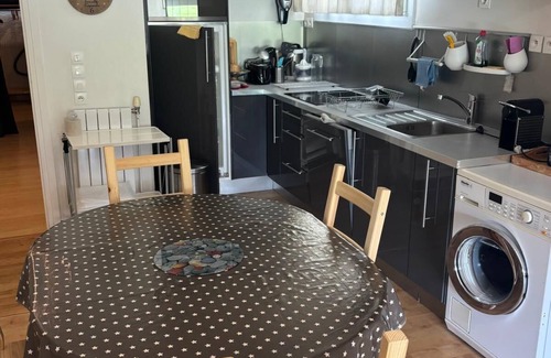 Jeux Apartment | Alpe d'Huez apartment at the foot of the slopes sleeps 6 very well equipped garage