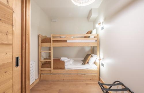 Cognet Apartment | Alpe d'Huez Houses - Hameau de Clotaire - Le cocon blanc - Duplex 5 chambres - cheminée wellness - Ski aux pieds