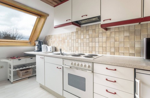 Memmingen Apartment | Alpen-hostel Südgrat 8, Buxacher Straße 23 mit Motorradvermietung