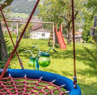 Tschagguns Apartment | AlpenApart Montafon - Haus Engstler