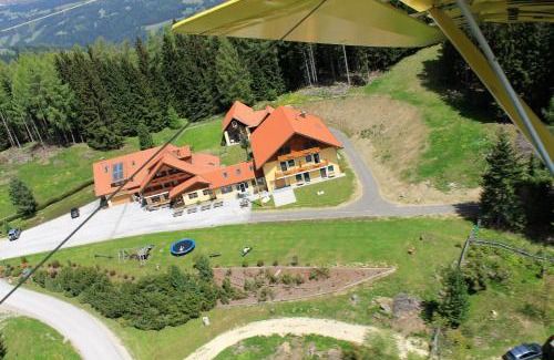 Wolfsberg House | Alpengasthaus Gießlhütte