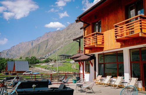 Gergeti Hotel | Alpenhaus Kazbegi Hotel & Restaurant