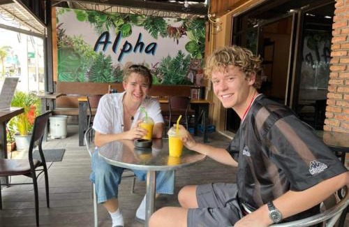Thab Prik Hostel | ALPHA Hostel Cafe&Bar