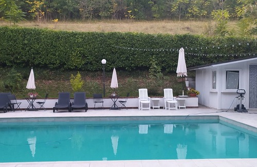 Fabriano Apartment | Alpine apartment with swimming pool 500 m asl in the middle of nature