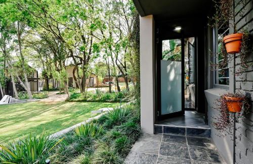 Menlo Park House | Alpine Attitude Boutique Hotel & Conference Venue
