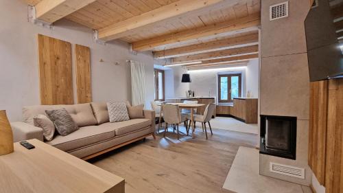 Courmayeur Apartment | Alpine Chic Retreat