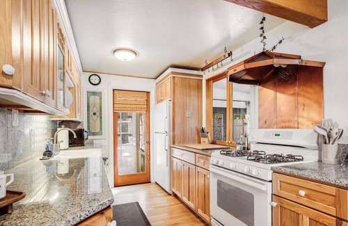 Lower Kingsbury Cottage | Alpine Cottage Hideaway