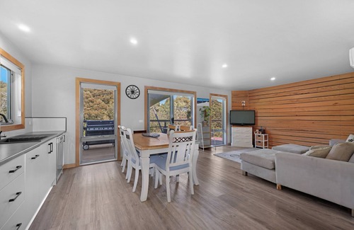 Merrijig House | Alpine Edge Retreat - Gateway to Mount Buller