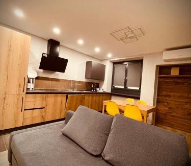 Pont-Saint-Martin Apartment | Alpine Hut