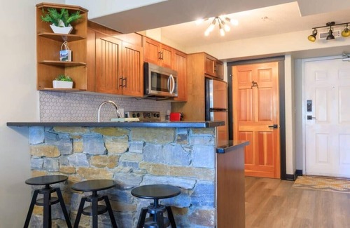 Canmore Apartment | "Alpine Oasis" at Alpine Village