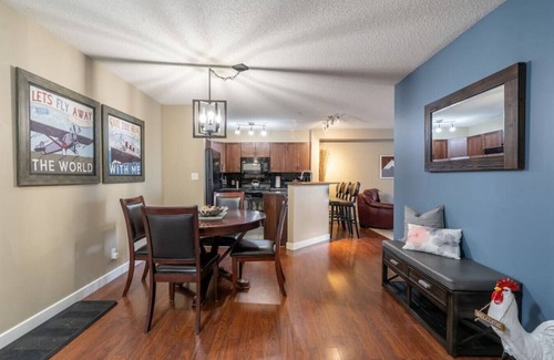 East Kootenay Apartment | Alpine Suite | Ground Floor | Central | Pool | Hot Tub