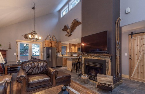 Packwood House | Alpinwald "Alpine Forest"- Hot tub, BBQ, outdoor entertainment area, fire pit