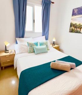 Alcala House | Alquiler de Habitación privada con baño compartido cerca al Mar!