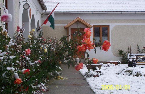 Nemesvamos House | Also-Kuti Vendeghaz