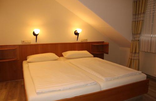 Niederemmel Hotel | Alt Reinsport