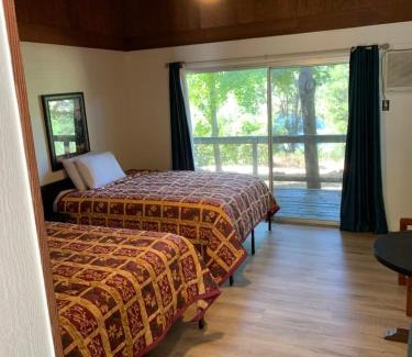 Alta Sierra Hotel | Alta Sierra Village Inn