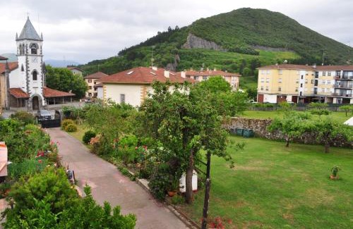 Busturia Apartment | Altamira, SEA & MOUNTAIN