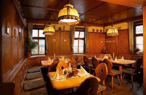 Jena Hotel | Altdeutsches Gasthaus Roter Hirsch